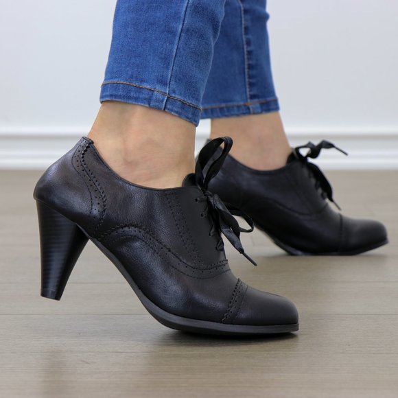 Laced-Up Vintage Style Women's Heeled Oxford - Picture 6 of 7